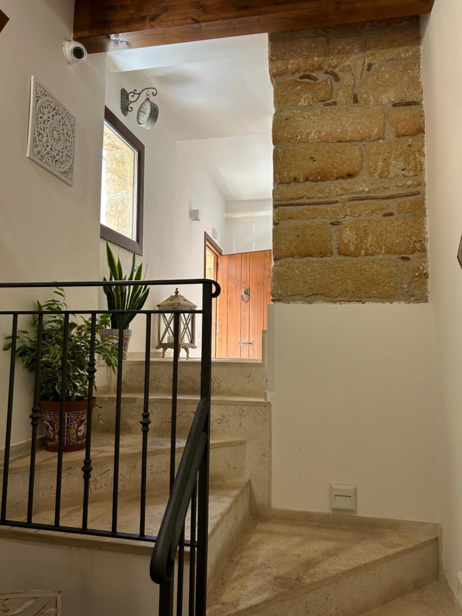 B&B Cinisi Vacanze 2.0 Exterior photo