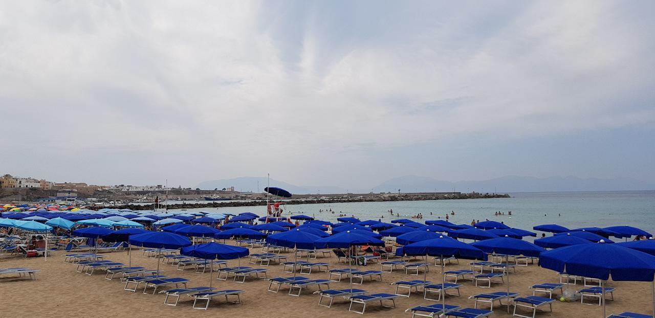 B&B Cinisi Vacanze 2.0 Exterior photo